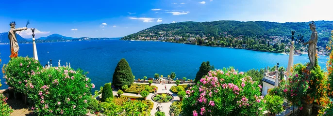 Schilderijen op glas Lago Maggiore - beautiful "Isola bella" with ornamental floral gardens. Northen Italy © Freesurf