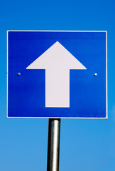 One way traffic sign