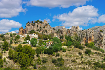 Fototapeta na wymiar Guadalest Dorf in den Felsen, Costa Blanca in Spanien - Guadalest, Village in rocky mountains, Costa Blanca