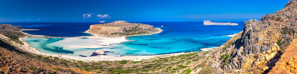 Fototapeta na wymiar Balos lagoon on Crete island with azure clear water, Greece, Europe