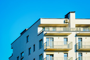 Obraz premium Facade block apartment house copy space