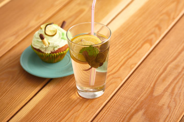 lemonade with lemon slices in a glass