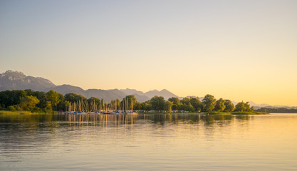 Obraz premium Chiemsee und Kampenwand