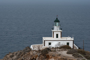 Fototapeta na wymiar Leuchtturm auf Santorini