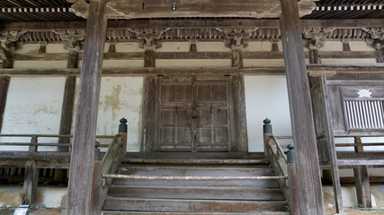 古い木造の建造物