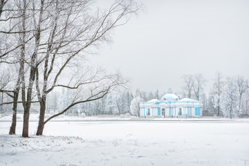 Павильон Грот и деревья Pavilion Grotto in Tsarskoe Selo and black trees