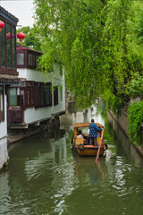 Obraz premium Water canal, a walk around the city in Suzhou