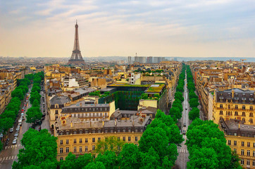 Naklejka premium Beautiful panoramic view of Paris from the roof of the Pantheon. View of the Eiffel Tower and flag of France