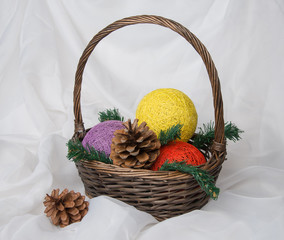 Шары и шишка