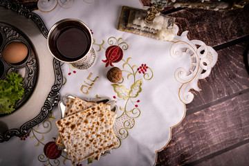 Święto Paschy . Tradycyjna kolacja  żydowskiej paschy