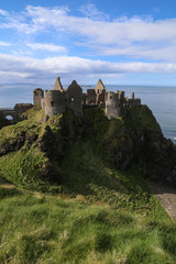 Fototapeta na wymiar Dunluce castle en irlande du nord