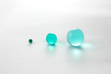 Dry and water hydrogel balls