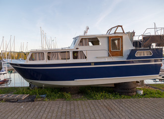 łódka, statek, w naprawie © Arkadiusz