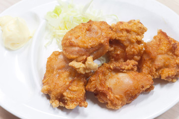 鳥もも肉の唐揚げ