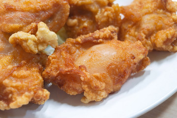 鳥もも肉の唐揚げ