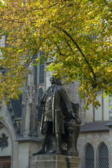 Johann Sebastian Bach Denkmal (O.W. Scharenberg, C. Seffner) vor der Thomaskirche in Leipzig