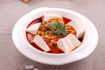 Smooth mushroom and tender tofu