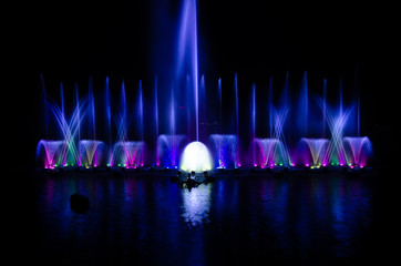 Obraz premium Fountain music show at Dok Krai Reservoir Rayong