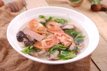 Three fresh delicacies soup