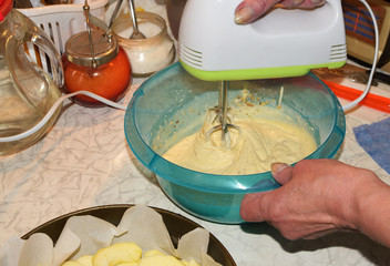 The dough for the pie with apples.
