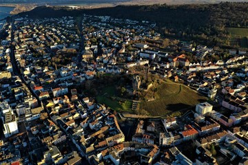 Burgen und Dörfer am Rhein