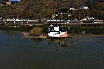 Naklejka premium Burgen und Dörfer am Rhein