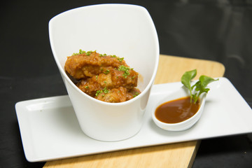 spicy chicken wing with chili sauce