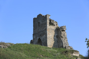 Fototapeta na wymiar ruine of old castle