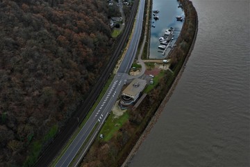 Burgen und Dörfer am Rhein