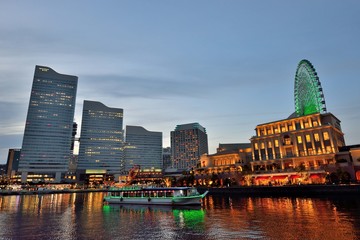 みなとみらいの夕刻の景色