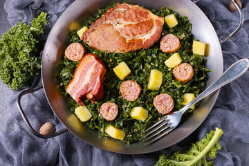 delicious kale Pan with pinkel and kassler