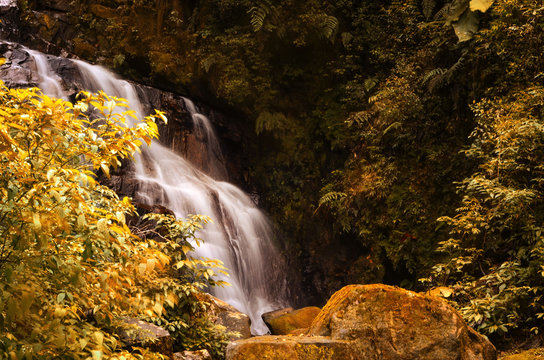 Cachoeira caminho histórico estrada da Graciosa © Sth