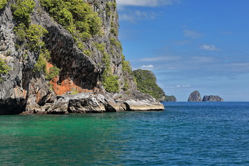 Fototapeta na wymiar Sailing Bacuit bay: Popolcan-Entalula-Miniloc islands and Twin Rocks. El Nido-Palawan-Philippines-0845