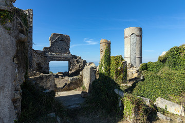 Ruines du Manoir de Saint-Pol Roux à Camaret-sur-Mer sur la Presqu'île de Crozon (Finistère, France)