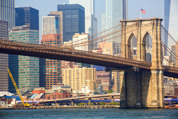 Obraz premium Brooklyn bridge and Manhattan skyline in New York