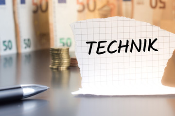 Technik schriftlich auf einem Notizzettel