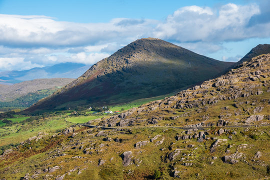 Spectacular scenery along the Ring of Beara, relatively unexplored and less known to tourists than the Ring of Kerry. Lush natural beauty, wild landscapes, unspoilt seascapes and wildlife.