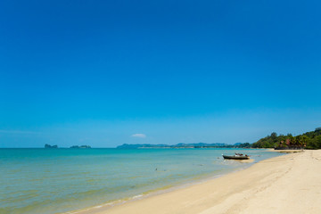Fototapeta na wymiar Teluk Yu beach Langkawi island