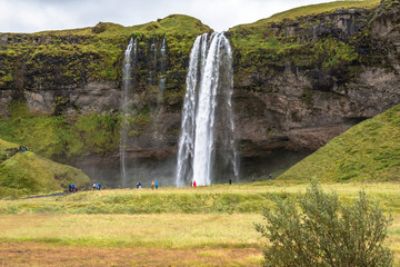 Obraz premium Seljalandsfoss view from far, ring road, Iceland