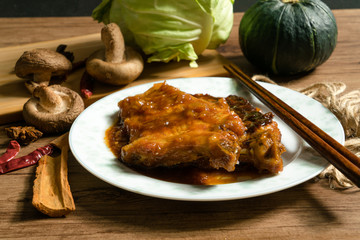 Sauce big row, wood grain background