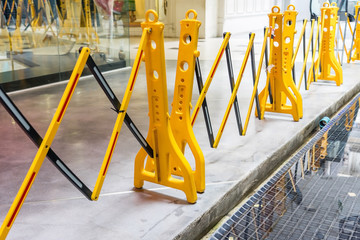 Yellow Portable Plastic Folding Safety Barrier, traffic fence, yellow fence, Suitable to Restrict...