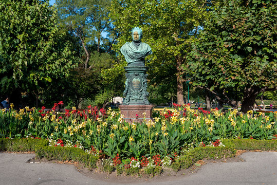 Bronzeb&uuml;ste von Andreas Zelinka oder "Papa Zelinka", einem ehemaligen B&uuml;rgermeister von Wien