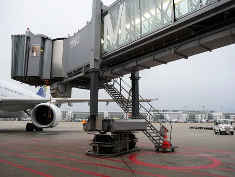 Fluggasttreppe Bilder Durchsuchen 1,415 Archivfotos,