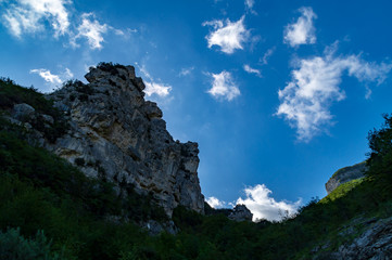 Rocce stupende lungo il sentiero da val d'abisso al monte Nerone