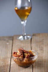 bodegón de comida y bebida