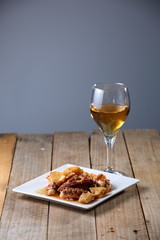 bodegón de comida y bebida