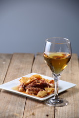 bodegón de comida y bebida