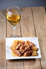 bodegón de comida y bebida