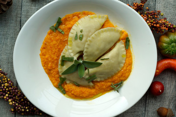 Ravioli ripieni di zucca