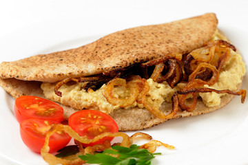 pita and hummus andwich